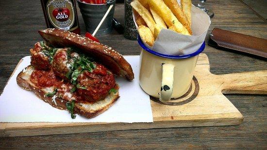 L8 Panini & Cafe Bar