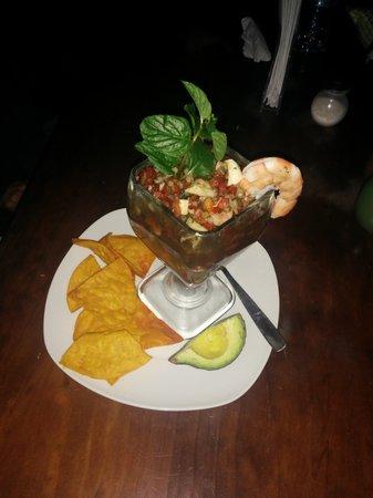 Dolphin Cafe y Restaurante