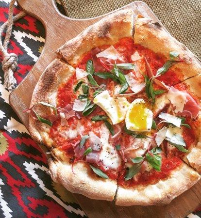 Raduno Brick Oven & Barroom