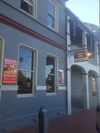 Commercial Hotel Hamilton