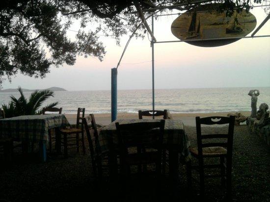 Taverna to Apomero