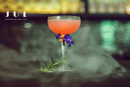 Jul Cocktail Lounge & Bar