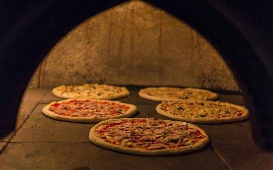 Pizzeria Braceria L'Alza Bandiera