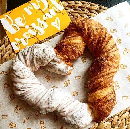 12 Coffee & Croissants