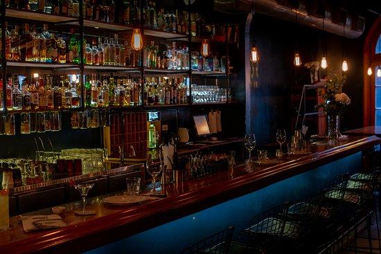 SHOUT Brasas & Drinks