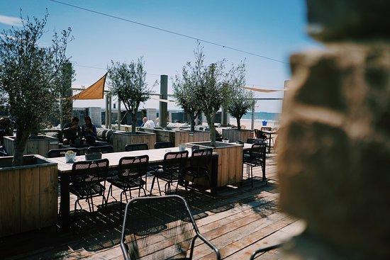 Strandpaviljoen Surf en Beach