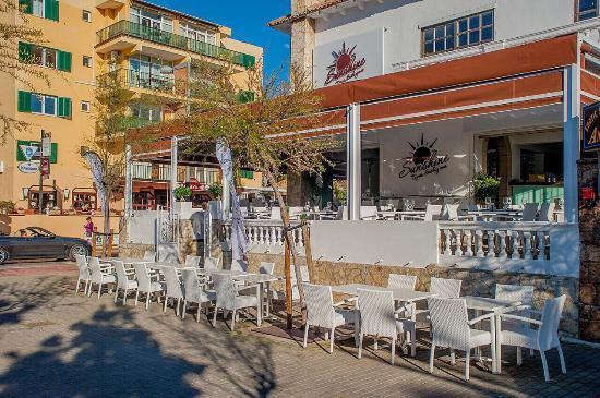 Sunshine Tapas Sushi & Steaks