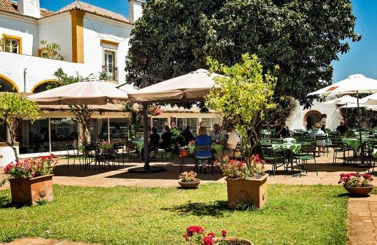 Cinco Quinas Restaurant