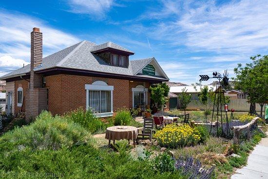 Mimi's Bakery & Deli