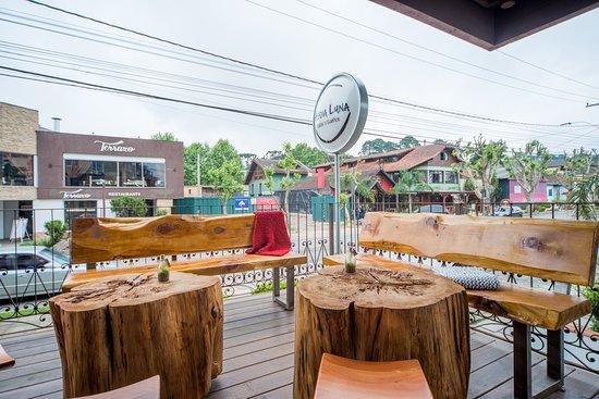 Media Luna Restobar e Cafeteria