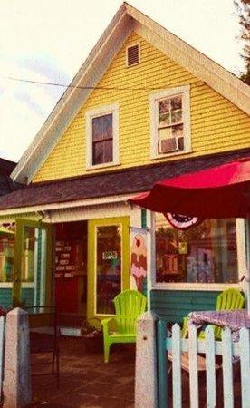 Yazzi's Ice Cream Shoppe