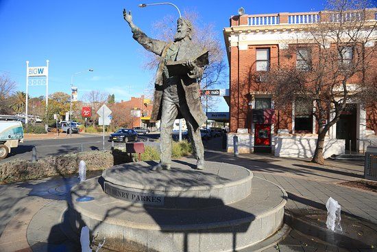 Sir Henry Parkes Statue