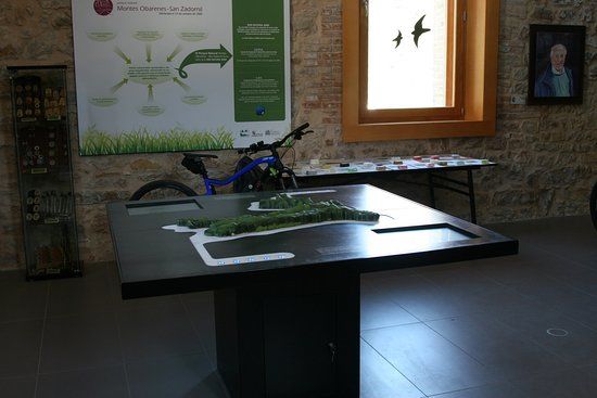 Casa Del Parque De Montes Obarenes