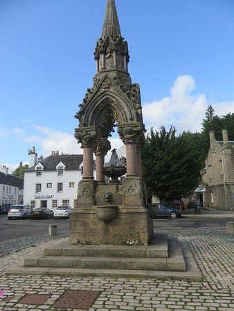 Atholl Memorial Fountain