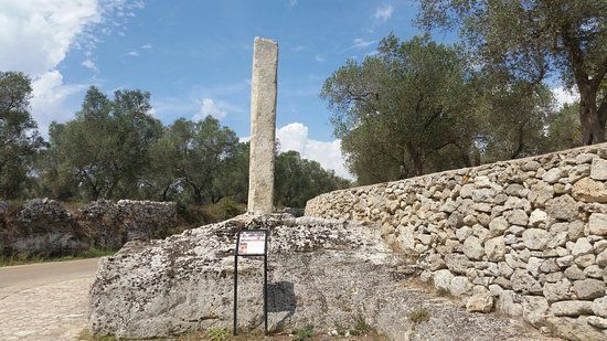 Menhir e Cripta di San Paolo