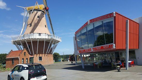 Oranjehof, Dutch Connection Centre