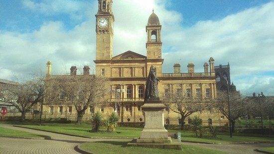 Queen Victoria Statue