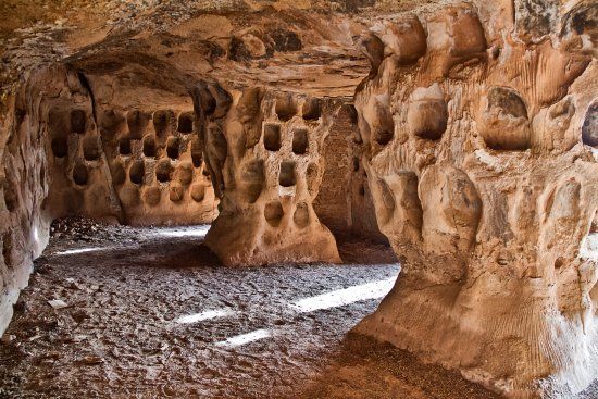 Cueva de los Cien Pilares