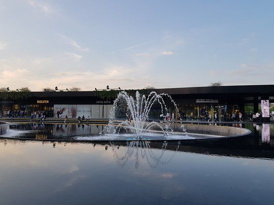 Centrum wyprzedażowe The Village Outlet