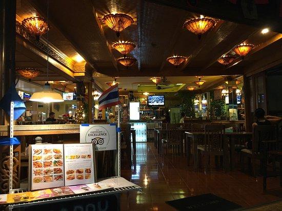 44 Thaikitchen "KATA FOOD COURT"