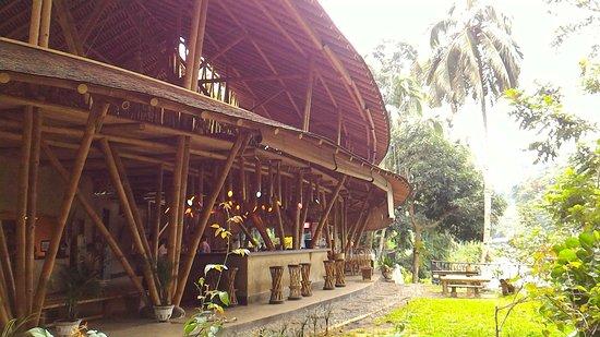 Kapal Bambu Restaurant