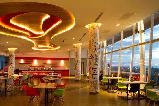 Skyline Restaurant Hotel Ibis Padang