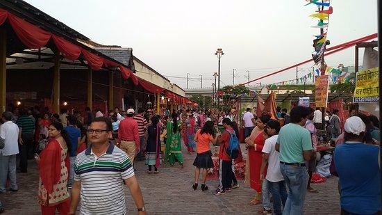 Dilli Haat Pitampura