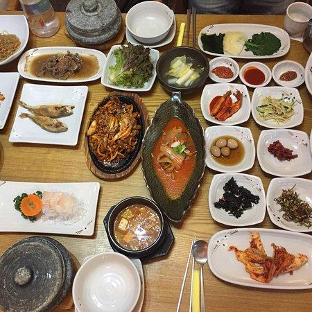 Water Re Banga Korean Table D'Hote