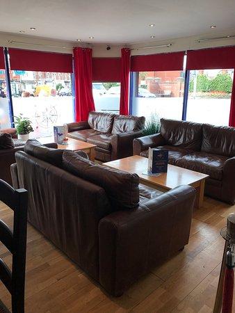 The Point Plus Cafe Bar & Restaurant