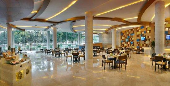 24/7 Restaurant at The Lalit Chandigarh