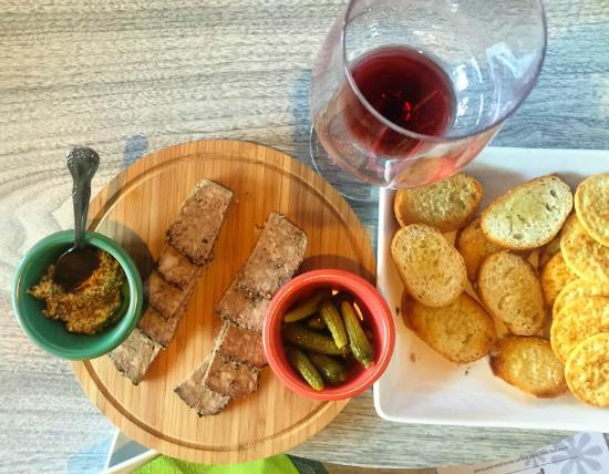 Modern Sixties Wine Lounge