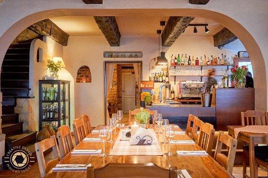 Delecta Restaurant & Pizzeria