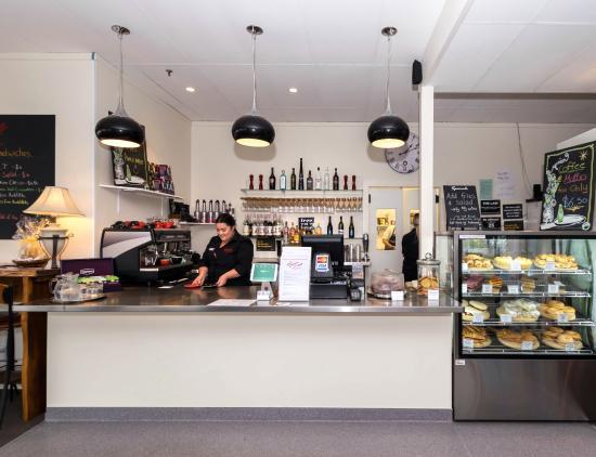 Red Salt Cafe Bar & Restaurant