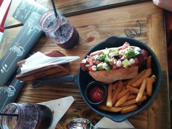 Bonlatte Bistro & Cafe