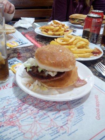 Cafeteria Manhattan Burger