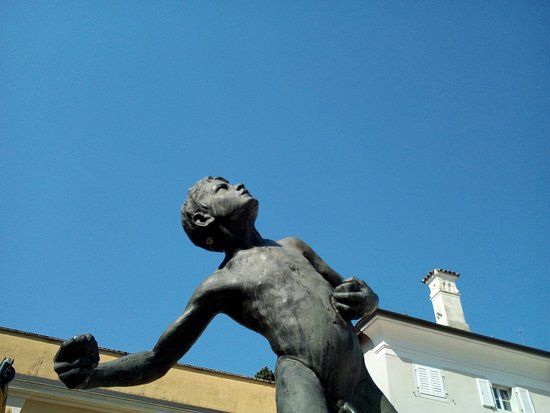 Statua del Lanciasassi