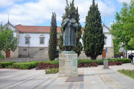Estatua Amato Lusitano