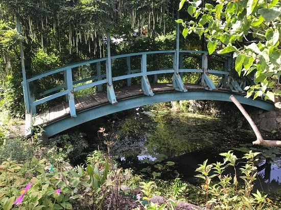 Japan Chanson Pavilion