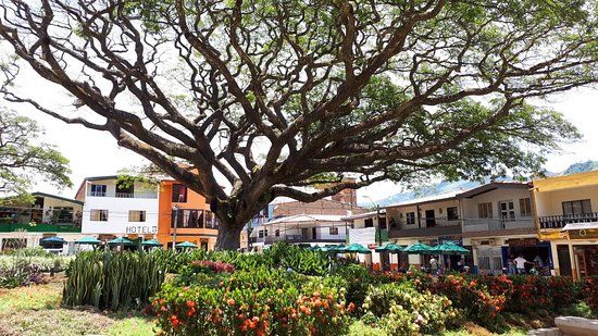 Parque Principal De Hispania