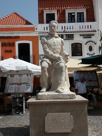 Estatua de Luis Vaz de Camoes