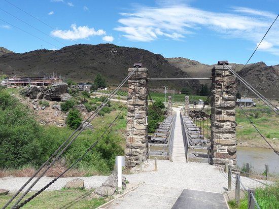 Shaky Bridge Wines & French Bistro