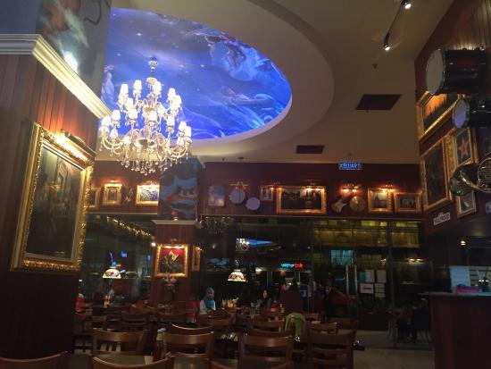 Upperstar Restaurant And Bar