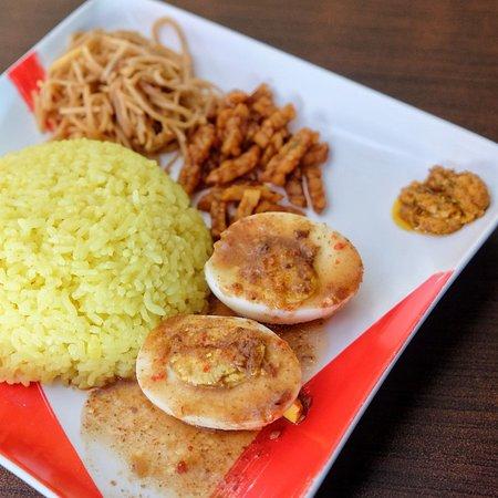 Nasi Kuning Ternate Yaya