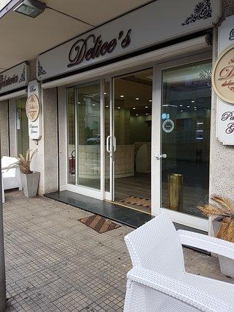 Bar Delice's
