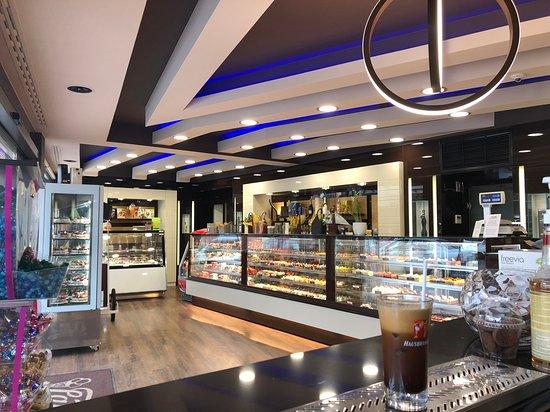 Gazis Patisserie Gelato Nidri