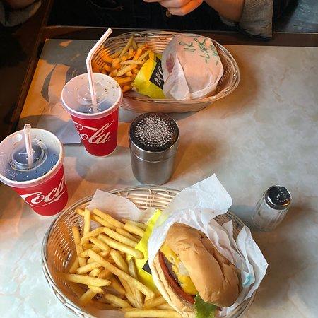 Tommi's Burger Joint