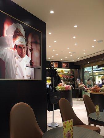 Lindt Chocolat Cafe Okayama Ichibangai