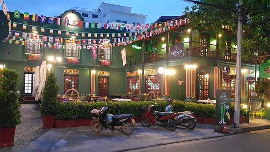 Tully's Irish Pub & Restaurant