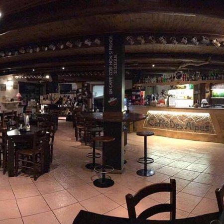 Caffe Des Alpes
