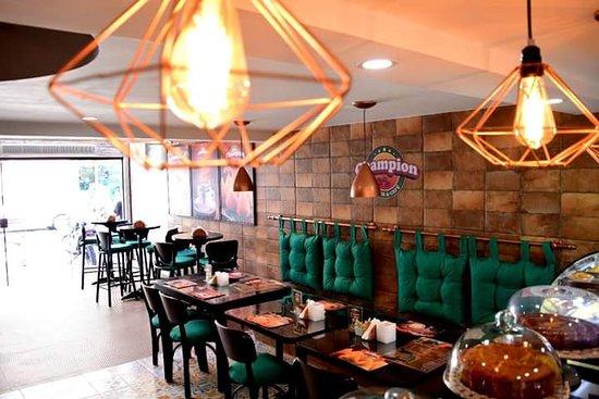 Champion Empada & Cafe